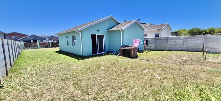3 Bedroom Property for Sale in Overbaakens Eastern Cape